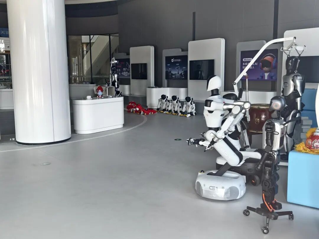 从智能便利店到机器人6S旗舰店——“机器人热”席卷苏城新春市场